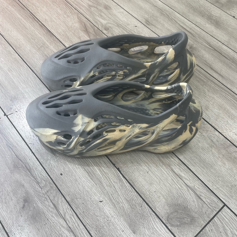 Yeezy Foam Runner 'MXT Moon Grey'